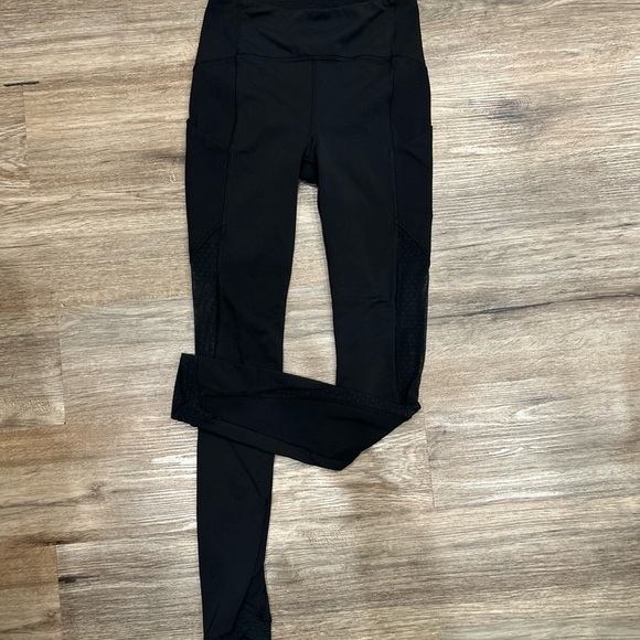 Lululemon Luxtreme Black Leggings with Mesh Detail xs small Size 2 - Picture 3 of 5